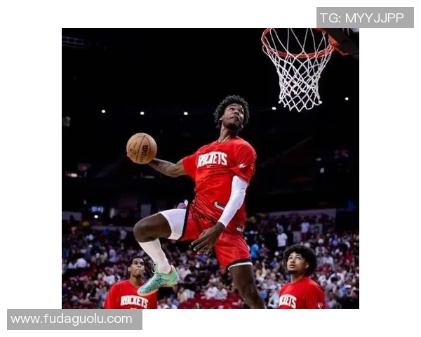 火箭队三分雨倾泻鹈鹕24记三分球的精彩对决